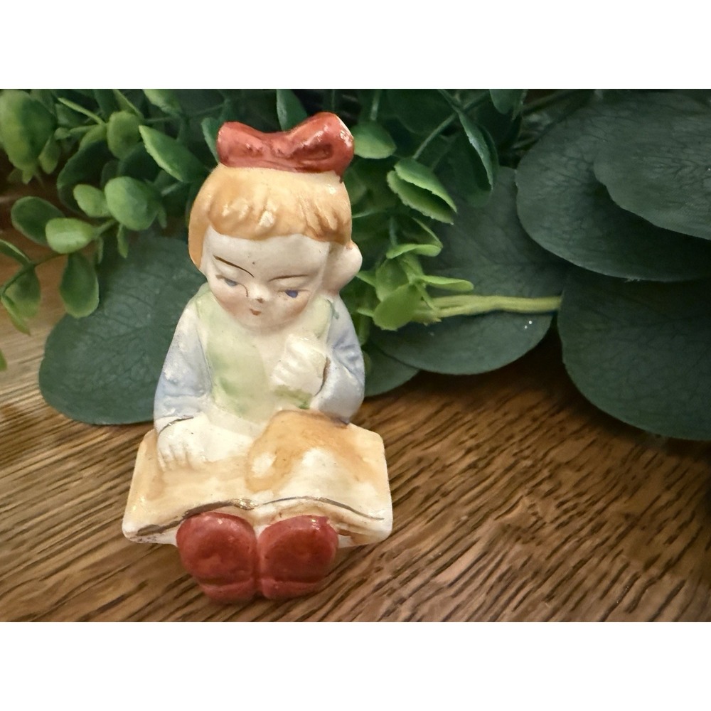 Vintage Occupied Japan Child Reading Figural‎ Salt Shaker Japan 1940s
